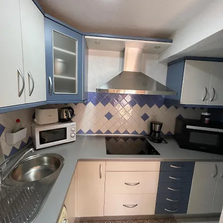 Gustamar 10 Apartamento *